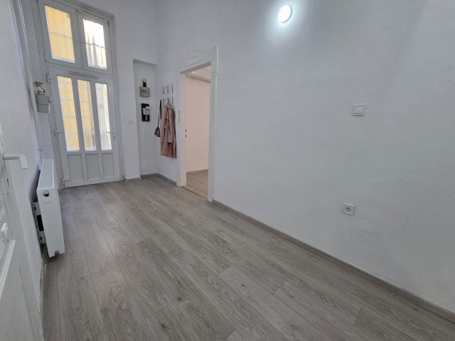 Eladó téglalakás, Budapesten, VII. kerületben 65 M Ft, 1 szobás