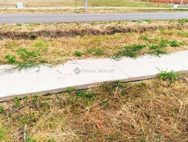 Eladó családi ház, Deszken 124.9 M Ft, 4 szobás