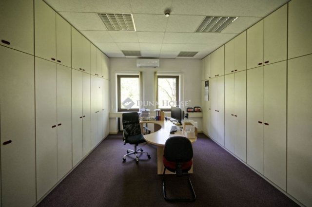 Eladó ipari ingatlan, Alsónémediben 825 M Ft