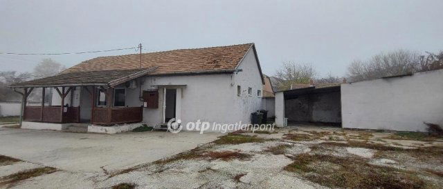 Eladó családi ház, Győrött 69.9 M Ft, 3 szobás