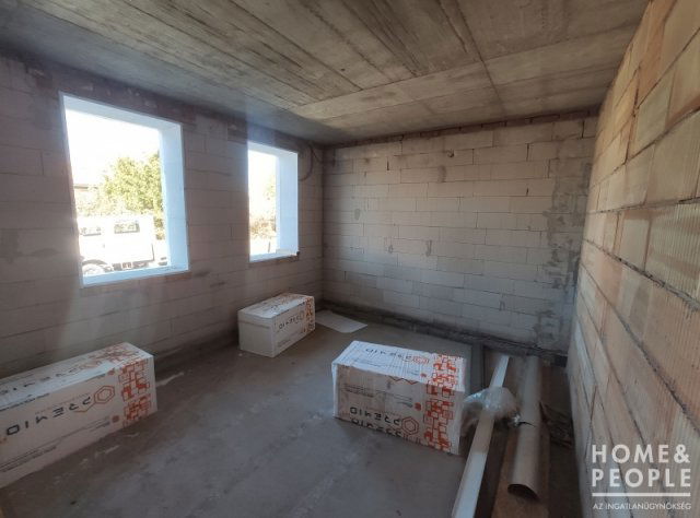 Eladó ikerház, Szegeden 147 M Ft, 7 szobás / költözzbe.hu