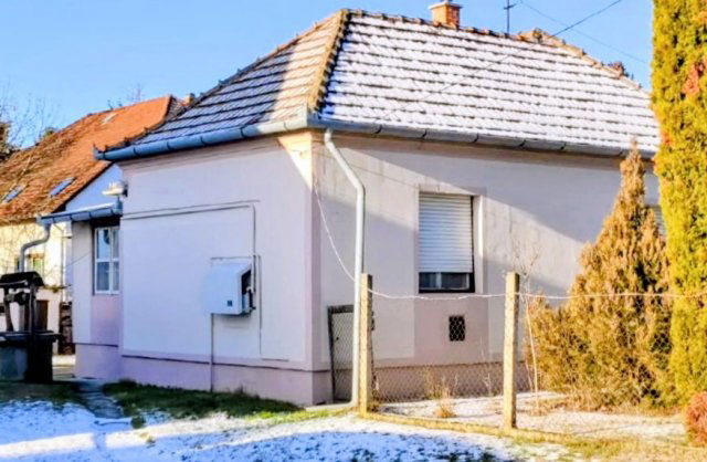 Eladó családi ház, Győrött 60 M Ft, 2 szobás