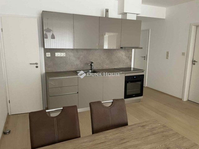 Kiadó téglalakás, albérlet, Szegeden 200 E Ft / hó, 2 szobás