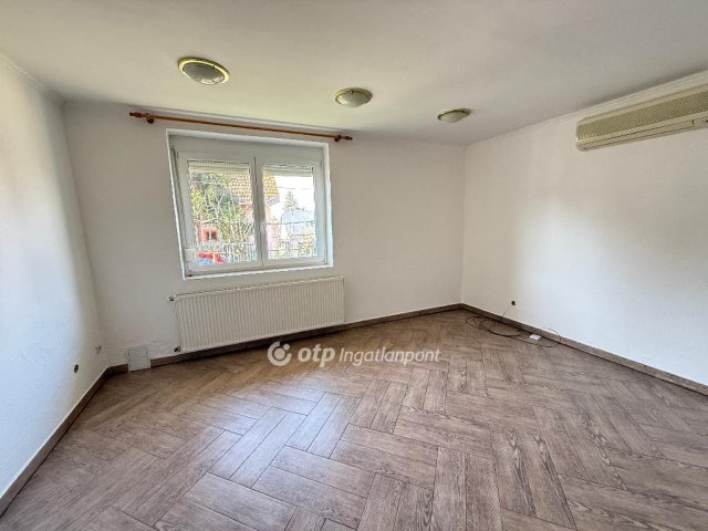 Eladó családi ház, Budapesten, XXI. kerületben 85 M Ft, 1 szobás