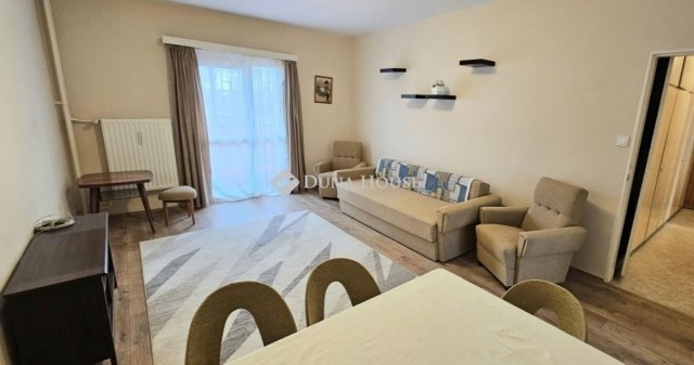 Eladó panellakás, Pécsett 46.99 M Ft, 2 szobás