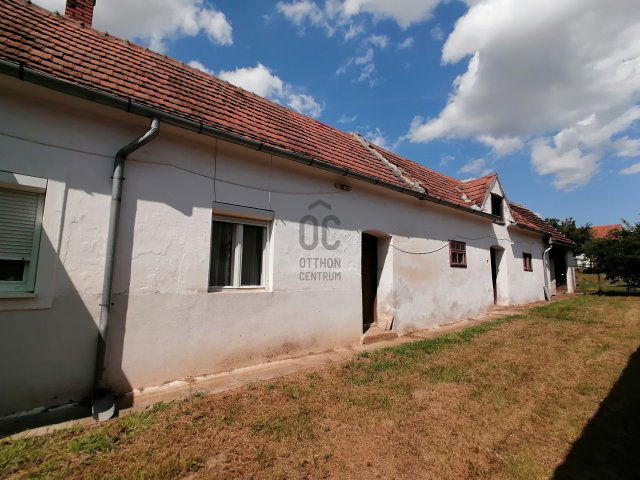 Eladó családi ház, Nardán 31.9 M Ft, 2 szobás