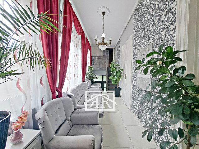 Eladó családi ház, Szegeden, Tisza Lajos körúton 269 M Ft