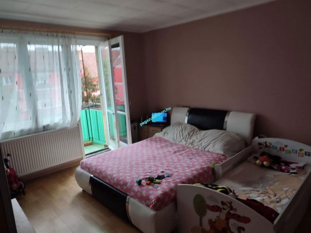 Eladó téglalakás, Ózdon 6.6 M Ft, 1 szobás