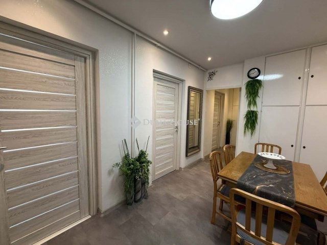 Eladó panellakás, Kecskeméten 58.5 M Ft, 3 szobás