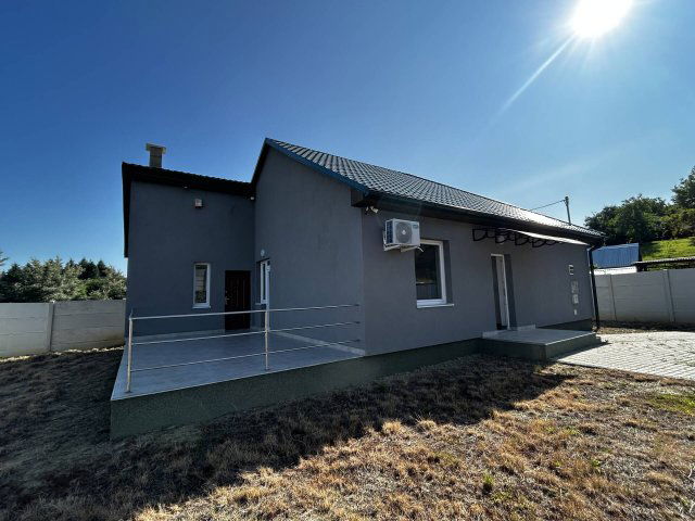 Eladó családi ház, Abaújváron 86 M Ft, 3 szobás