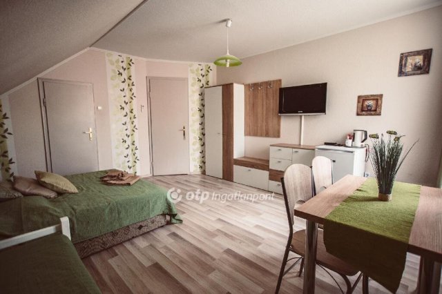 Eladó családi ház, Egerben 139 M Ft, 7 szobás