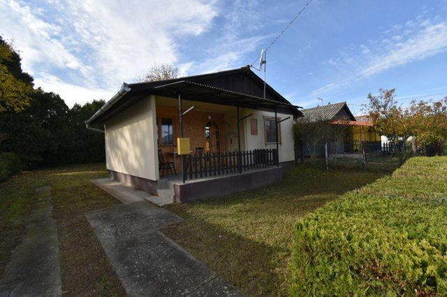 Eladó nyaraló, Csokonyavisontán 18.5 M Ft, 3 szobás