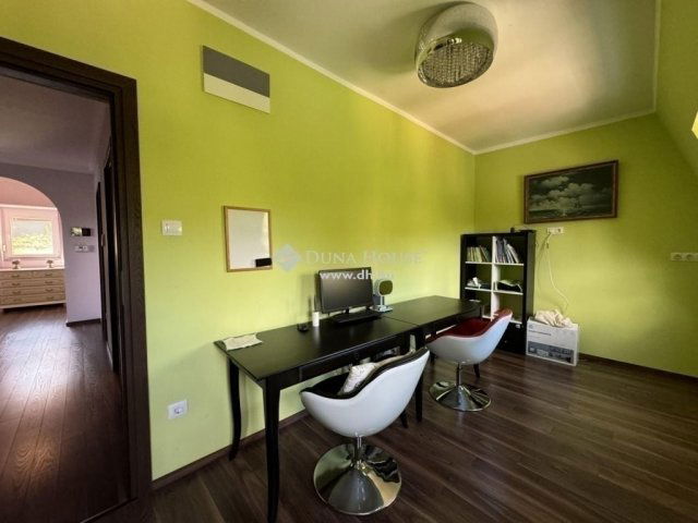 Eladó családi ház, Budapesten, II. kerületben 404.25 M Ft