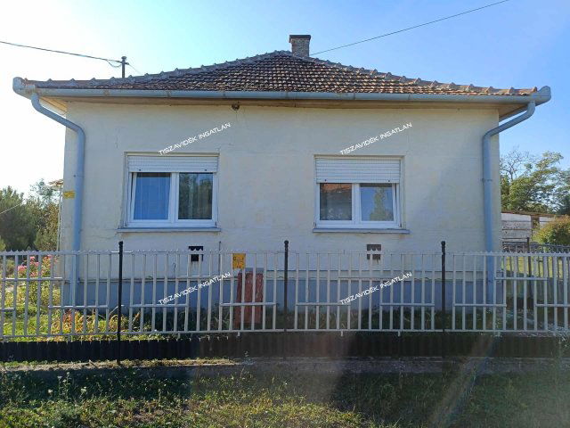 Eladó családi ház, Tiszasülyön 10.5 M Ft, 1 szobás