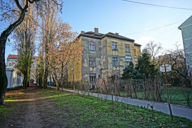 Eladó téglalakás, Budapesten, XIV. kerületben, Thököly úton