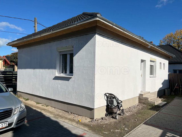 Eladó családi ház, Siófokon 72 M Ft, 8 szobás