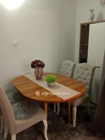 Eladó panellakás, Győrött 56 M Ft, 3 szobás