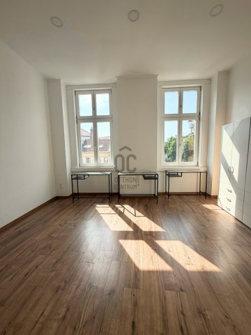 Eladó téglalakás, Budapesten, V. kerületben 169.9 M Ft, 6 szobás