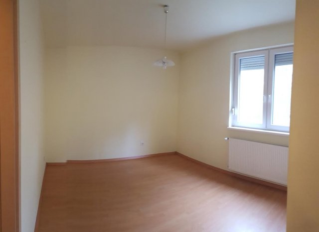 Kiadó téglalakás, albérlet, Debrecenben, Erzsébet utcában