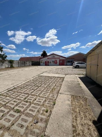 Eladó ipari ingatlan, Kecskeméten 299 M Ft / költözzbe.hu