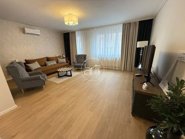 Eladó téglalakás, Szegeden, Dugonics téren 75 M Ft, 2 szobás