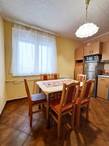 Eladó panellakás, Zalaegerszegen 37.9 M Ft, 2 szobás