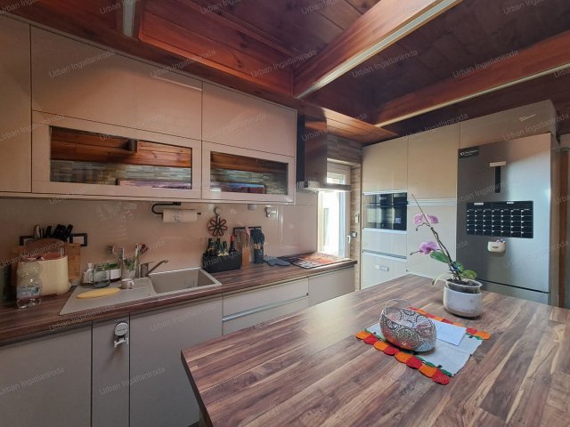 Eladó családi ház, Budapesten, XV. kerületben 129 M Ft, 4 szobás