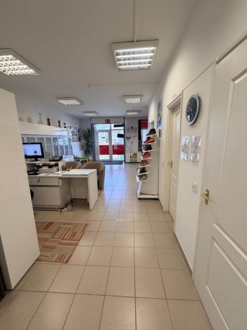 Eladó üzlethelyiség, Debrecenben 74.99 M Ft