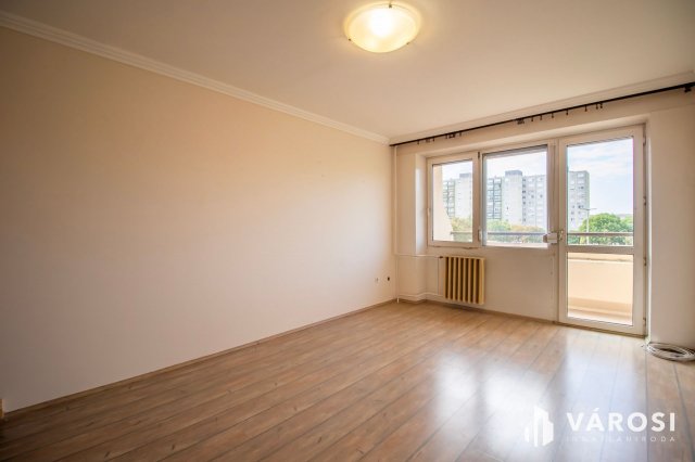 Eladó panellakás, Székesfehérvárott 70 M Ft, 4 szobás