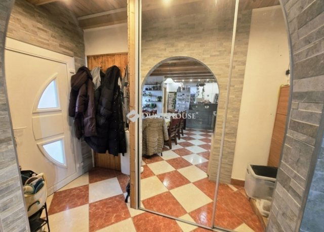 Eladó ikerház, Szigetszentmiklóson 94.9 M Ft, 4 szobás