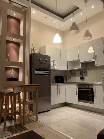 Eladó téglalakás, Budapesten, VI. kerületben, Izabella utcában