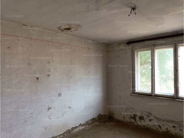 Eladó családi ház, Szombathelyen 10.8 M Ft, 2 szobás