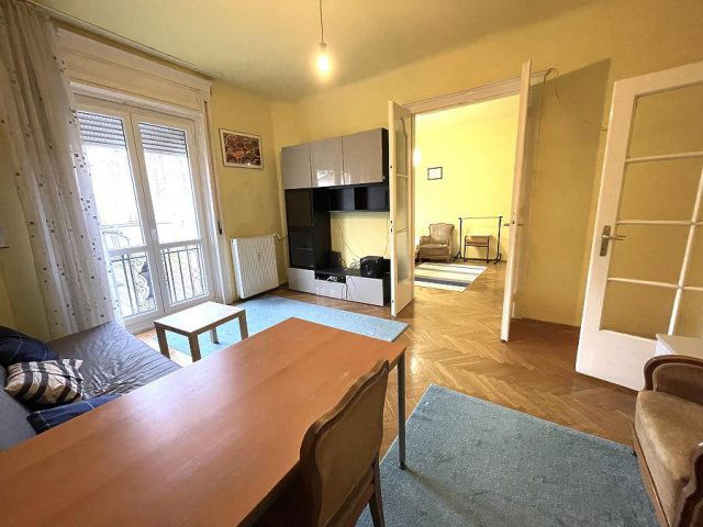 Eladó téglalakás, Budapesten, VIII. kerületben, Gutenberg téren