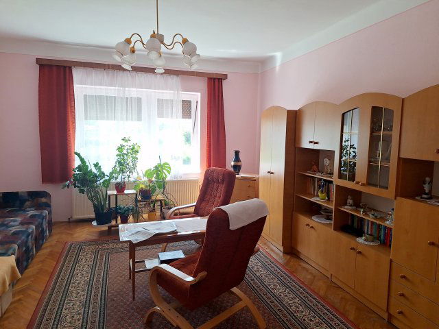 Eladó ikerház, Sopronban 63 M Ft, 3 szobás / költözzbe.hu
