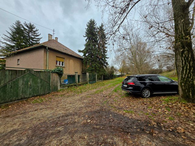 Eladó családi ház, Győrött 40 M Ft, 3 szobás