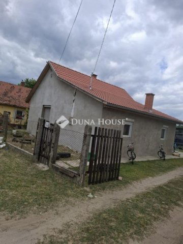 Eladó családi ház, Lakitelken 35 M Ft, 4 szobás