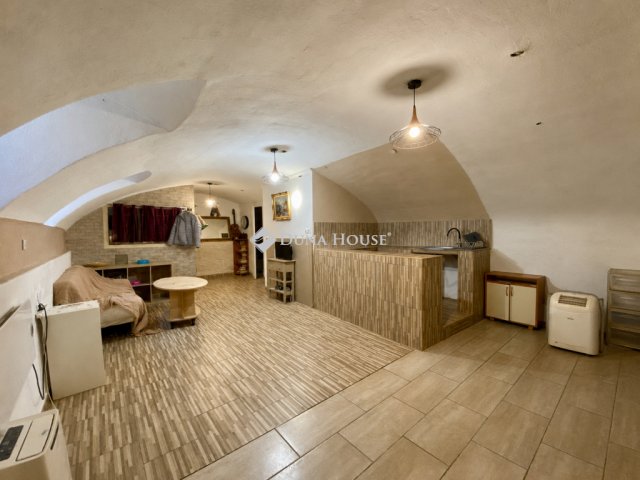 Eladó téglalakás, Budapesten, VII. kerületben 29.999 M Ft