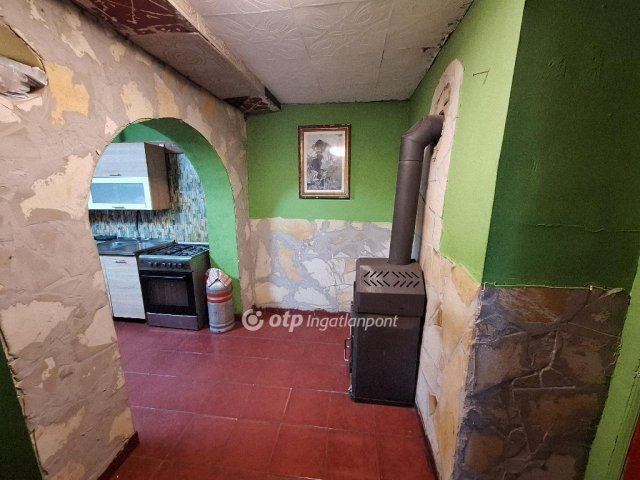 Eladó családi ház, Tiszaigaron 9.9 M Ft, 2 szobás