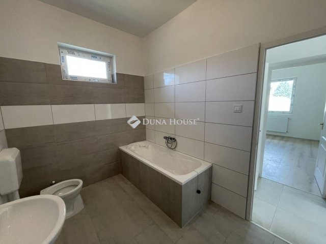 Eladó ikerház, Inárcson 89 M Ft, 4 szobás / költözzbe.hu