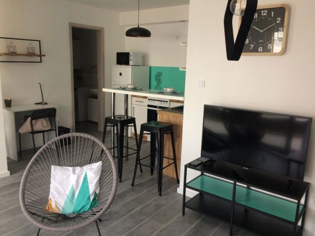Kiadó téglalakás, albérlet, Pécsett, Szigeti úton, 1+1 szobás
