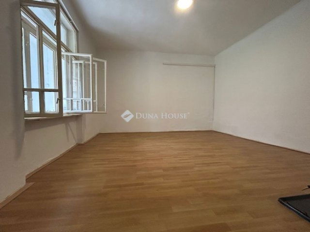 Eladó családi ház, Baksán 15.99 M Ft, 2 szobás