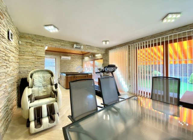 Eladó családi ház, Budapesten, XVII. kerületben 350 M Ft