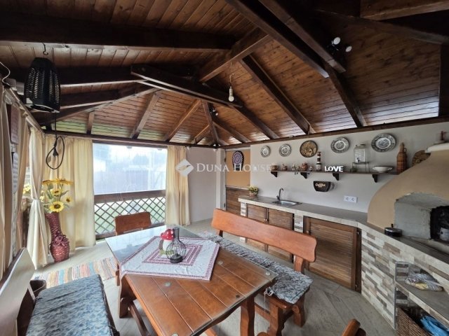 Eladó családi ház, Szigetszentmiklóson 100.5 M Ft, 3 szobás