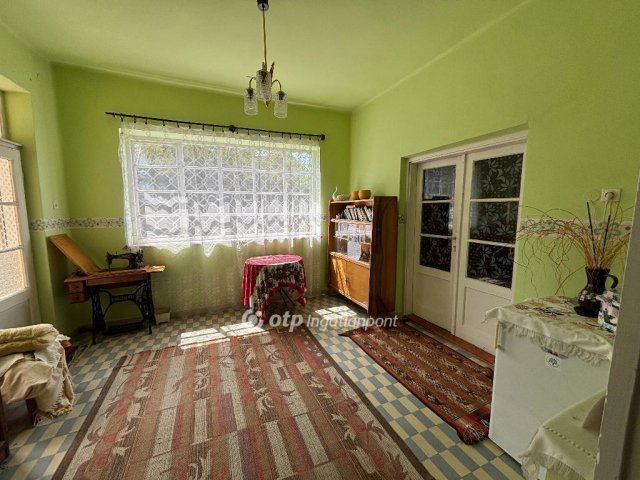 Eladó családi ház, Dögén 19.9 M Ft, 4 szobás