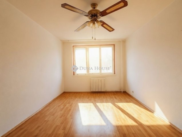 Eladó panellakás, Budapesten, III. kerületben 76.8 M Ft, 3 szobás