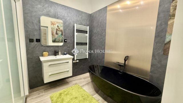 Eladó téglalakás, Budapesten, VI. kerületben 120 M Ft, 3 szobás