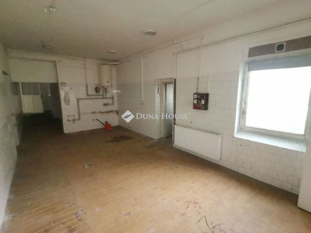 Eladó téglalakás, Balatonfűzfőn 54.9 M Ft, 3 szobás