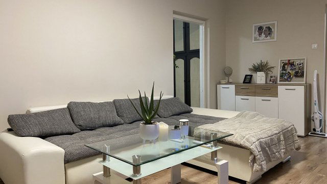 Eladó panellakás, Debrecenben 61.5 M Ft, 3 szobás