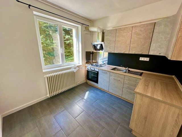 Eladó téglalakás, Szentendrén 84 M Ft, 3 szobás