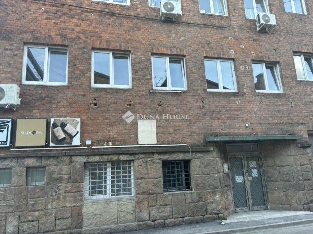 Eladó téglalakás, Budapesten, XXI. kerületben 30 M Ft, 1 szobás